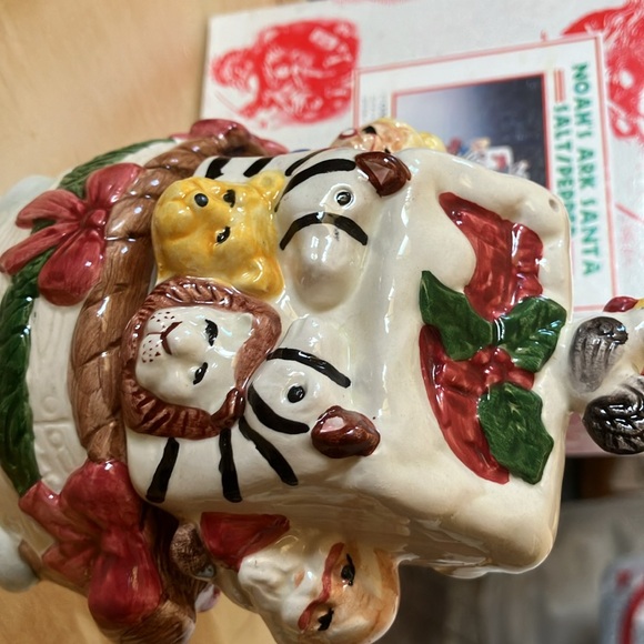 Salt and pepper set, never used. Original box. - Picture 3 of 5